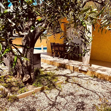 Holiday home Spacieuse Maison De Vacance Les Lavandins Puisserguier
